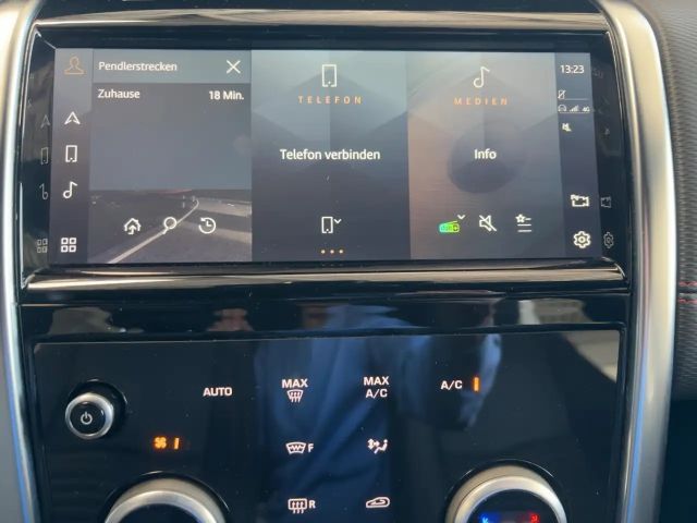 Land Rover Discovery Sport P300e