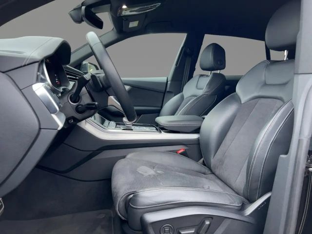 Audi Q8 55 TFSI Hybride Quattro S-Line