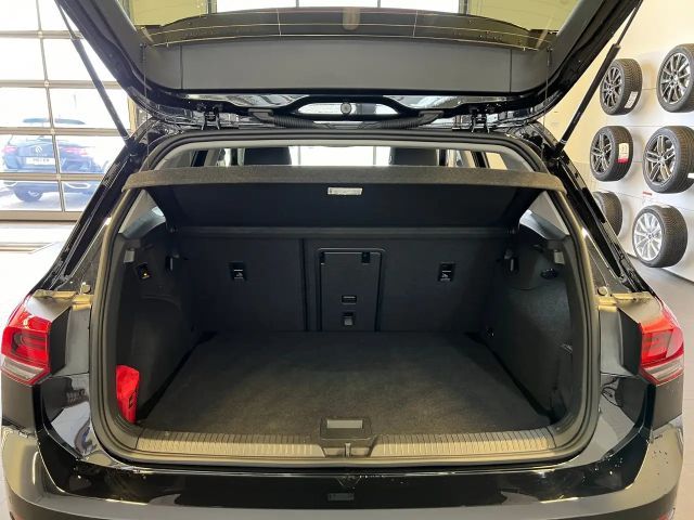 Volkswagen Golf 1.5 eTSI DSG Golf VIII Move