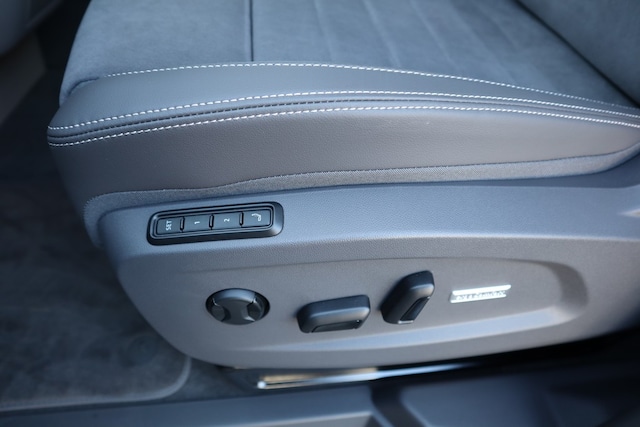 Volkswagen Multivan 2.0 TDI DSG Lang Style T7