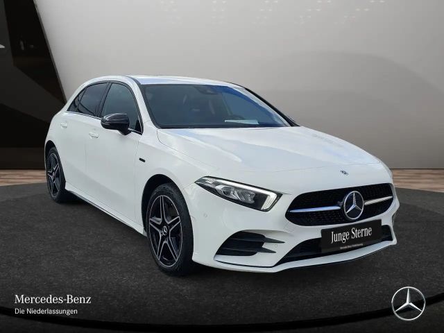 Mercedes-Benz A 250 A 250 e AMG Line