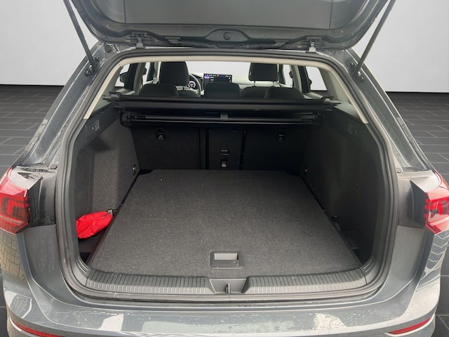 Volkswagen Golf 1.5 eTSI DSG Life Variant