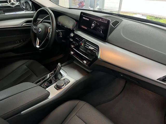 BMW 520 520d Business Line Touring xDrive