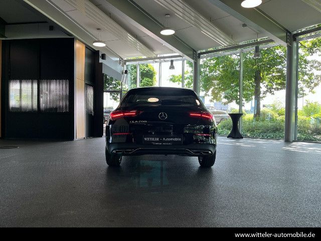 Mercedes-Benz CLA 200 Shooting Brake