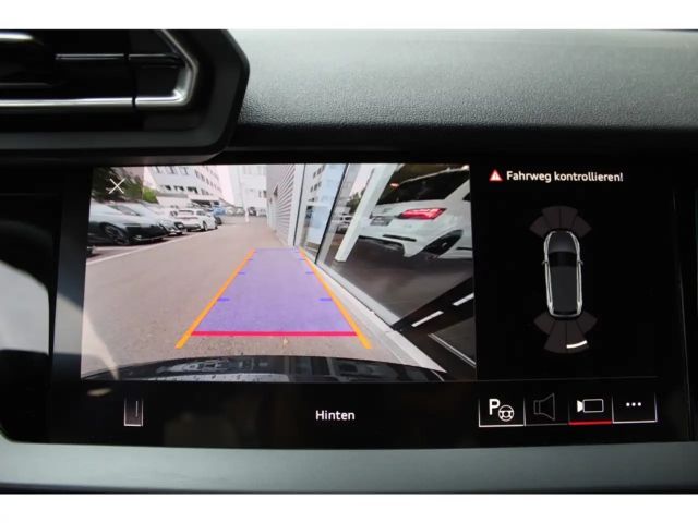 Audi A3 35 TFSI Business S-Tronic Sedan