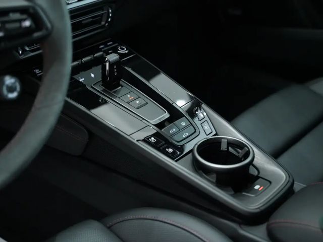 Porsche 992 Carrera Coupé GTS