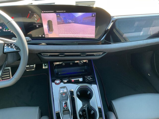 Audi A6 Avant Quattro S-Tronic