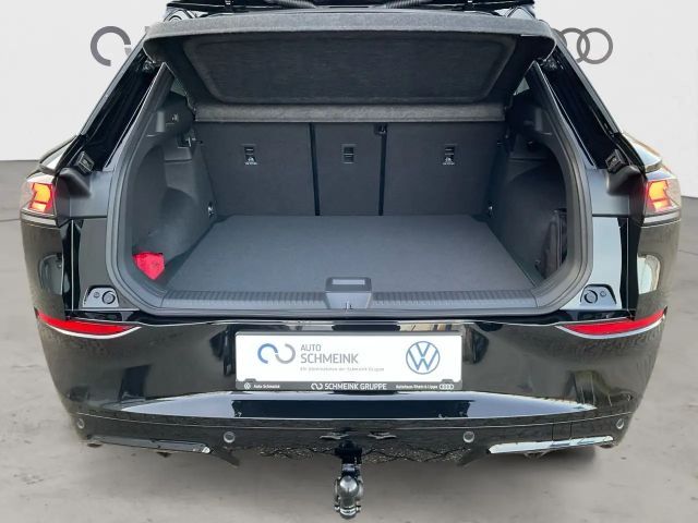 Volkswagen T-Roc 1.5 eTSI DSG R-Line