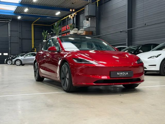 Tesla Model 3 RWD