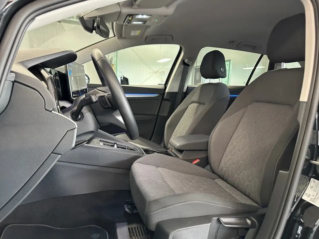 Volkswagen Golf 1.5 eTSI DSG Life Variant