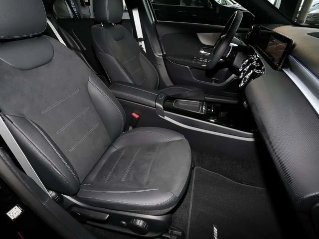 Mercedes-Benz A 200 AMG Line