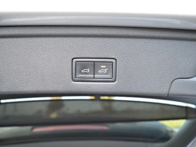 Volkswagen Touareg 4Motion R-Line