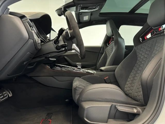 Audi RS4 Avant Competition Quattro