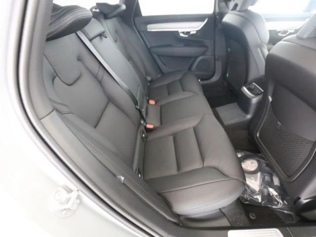 Volvo V90 AWD Dark Plus T6