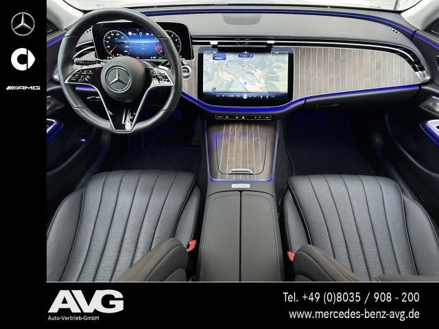 Mercedes-Benz E 200 EXCLUSIVE Premium Sedan