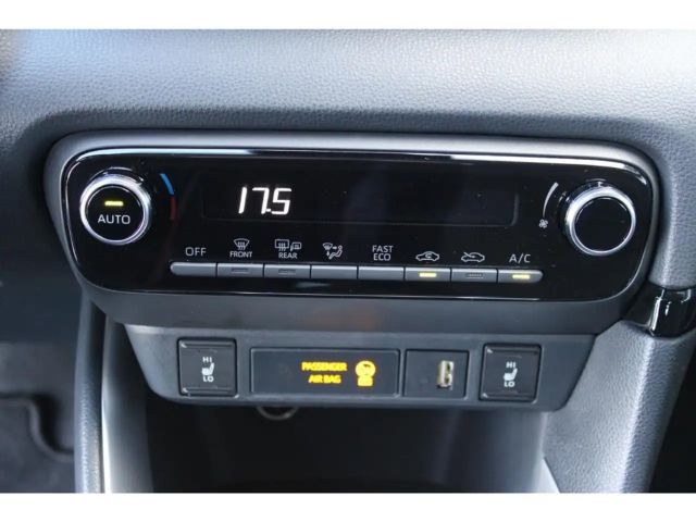 Toyota Yaris Hatchback Hybride Team D