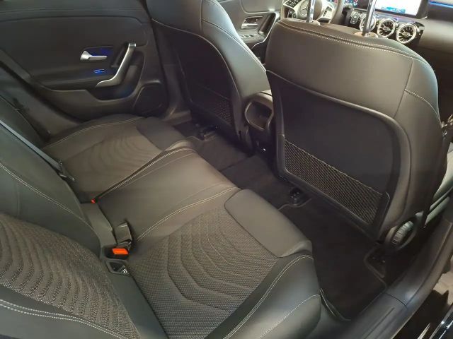 Mercedes-Benz CLA 180 CLA 180 d Shooting Brake