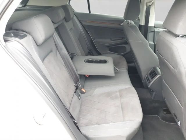 Volkswagen Golf 1.5 eTSI DSG IQ.Drive Style