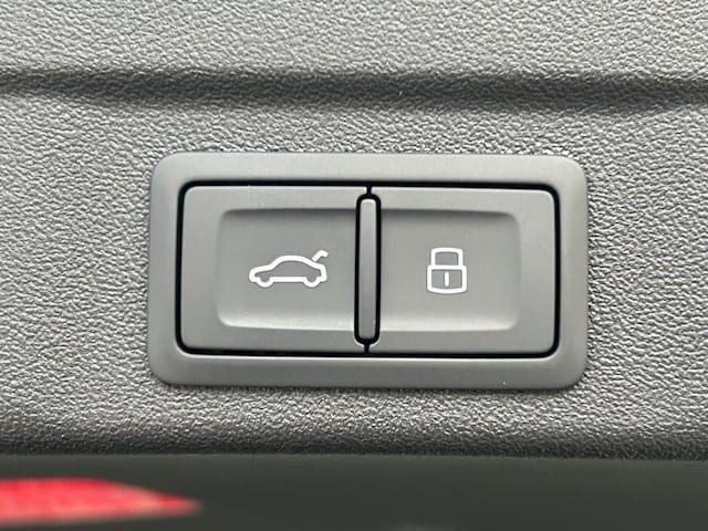 Audi A6 Avant Quattro S-Tronic