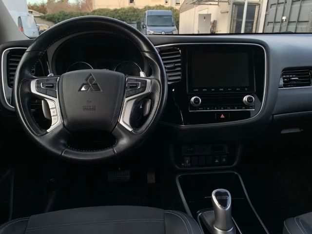 Mitsubishi Outlander 4WD PHEV