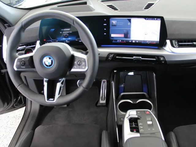 BMW iX2 xDrive30