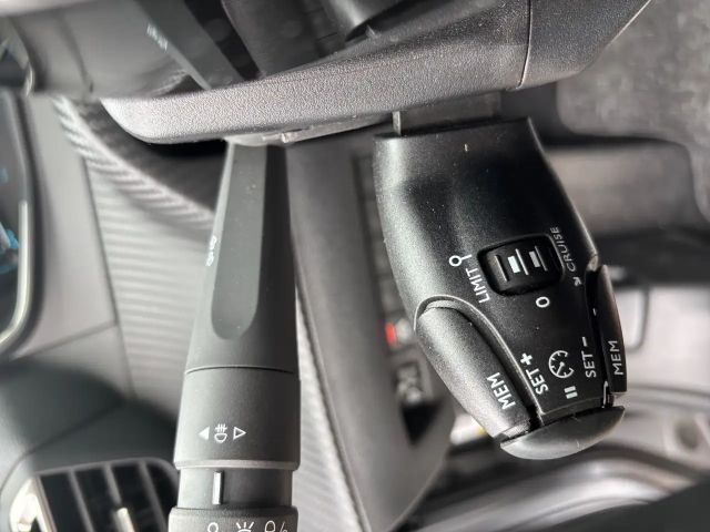 Peugeot E-2008 Active Pack