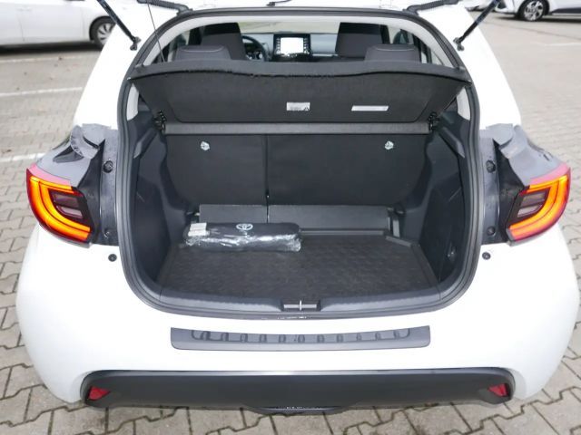 Toyota Yaris Hatchback Team D