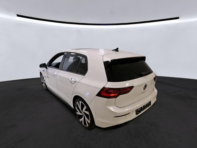 Volkswagen Golf 1.5 eTSI DSG Golf VIII R-Line