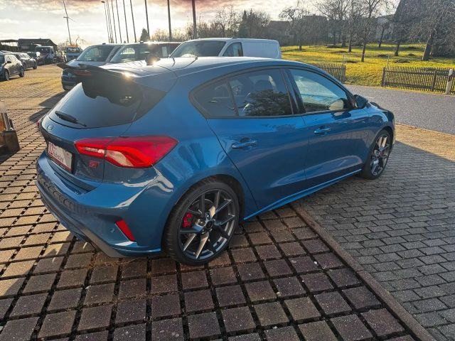 Ford Focus Limited ST Line