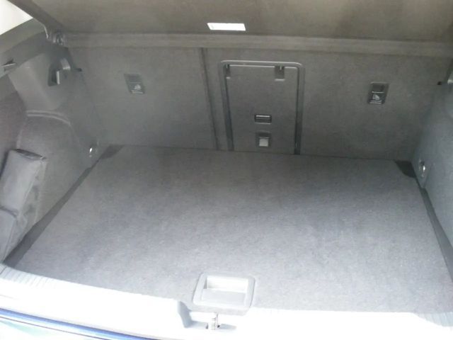 Volkswagen Golf Active