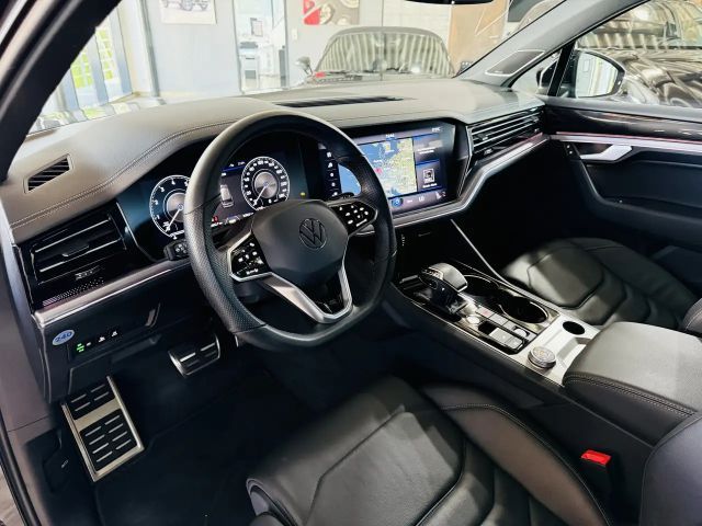 Volkswagen Touareg 4Motion R-Line