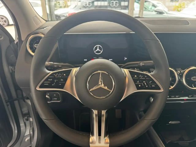 Mercedes-Benz GLA 180 GLA 180 d Progressive