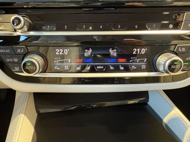 BMW 530 530d Luxury Line Sedan xDrive