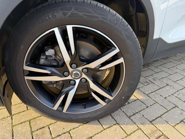 Volvo XC40 R-Design Recharge T5