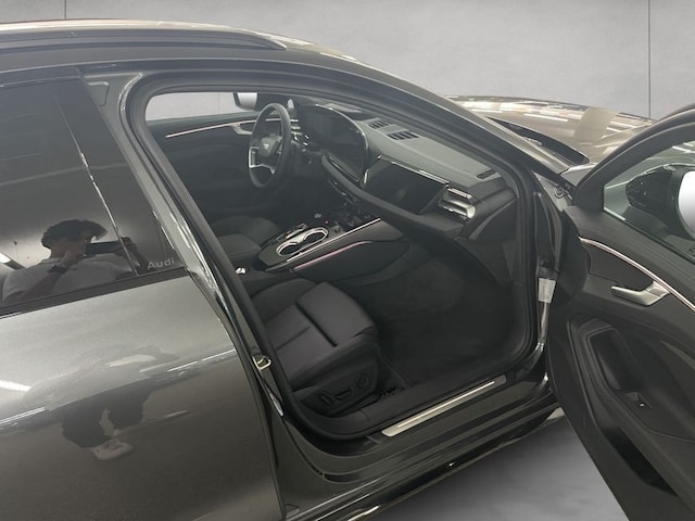 Audi A6 Avant Quattro S-Tronic