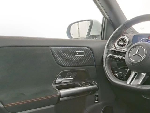 Mercedes-Benz EQA 350 4MATIC AMG Line