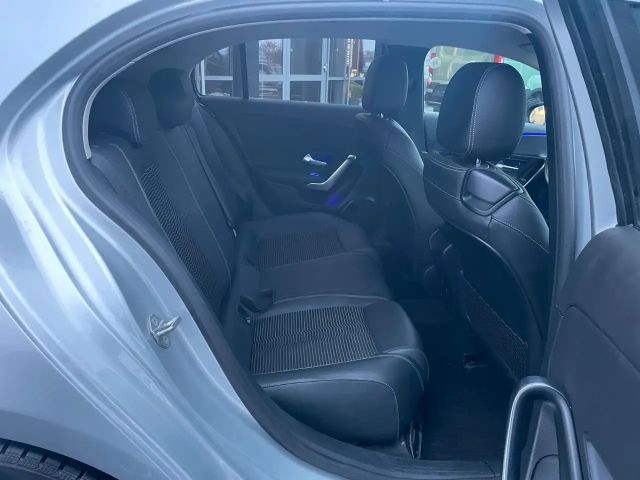 Mercedes-Benz A 180 Hatchback Progressive