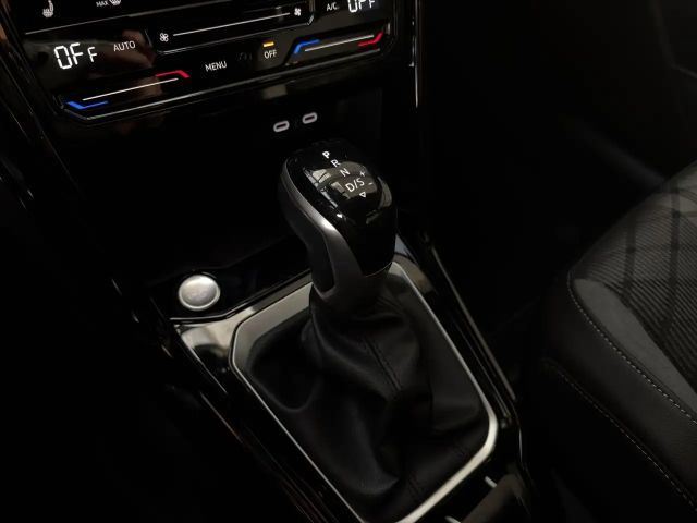 Volkswagen T-Roc 1.5 eTSI DSG R-Line