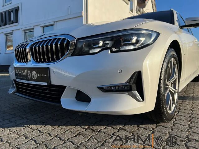 BMW 330 330e Luxury Line Touring