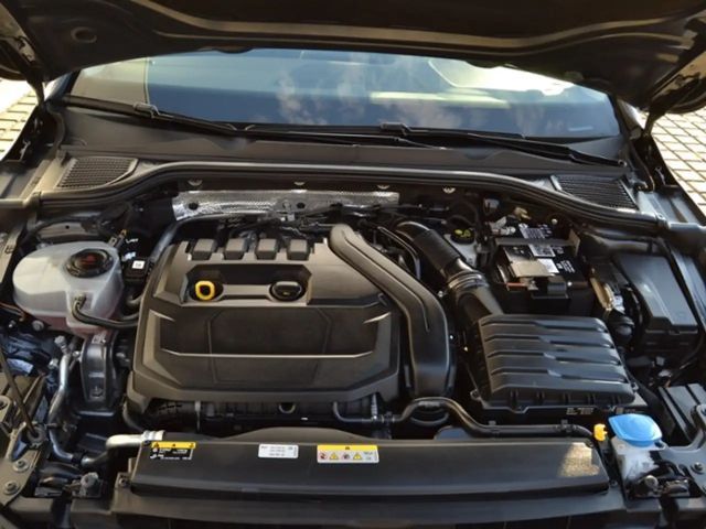 Volkswagen Golf 1.5 TSI Golf VIII Life