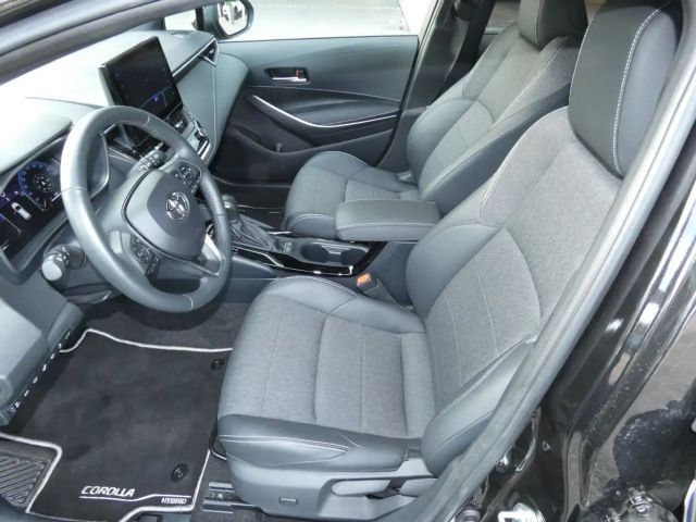 Toyota Corolla Hybride Team D