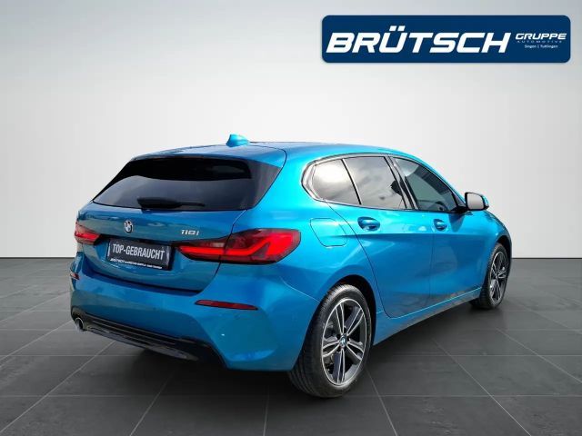 BMW 118 118i Sedan Sport Line
