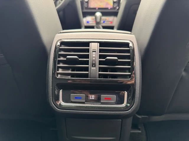 Volkswagen Passat 2.0 TDI IQ.Drive R-Line