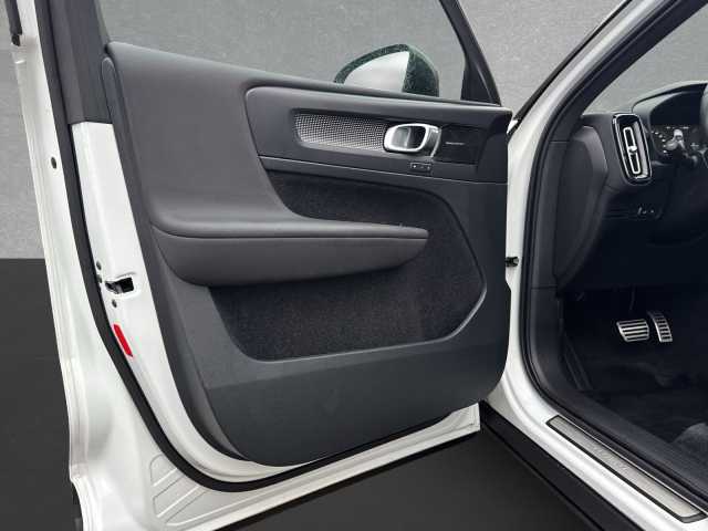 Volvo XC40 R-Design Recharge T5