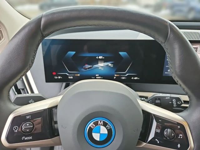 BMW iX xDrive