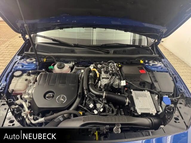 Mercedes-Benz A 250 A 250 e AMG Line