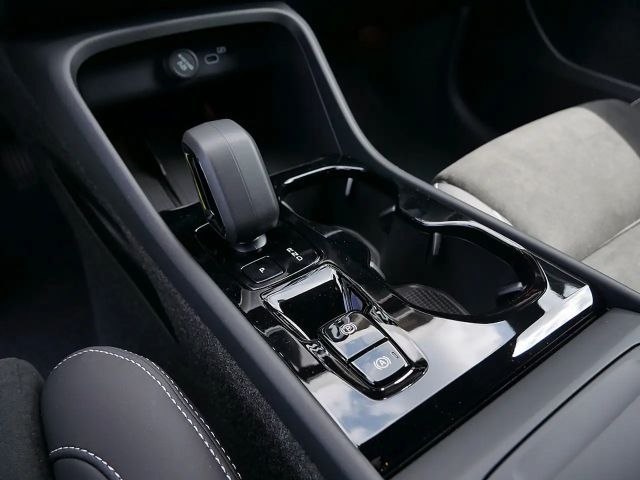 Volvo XC40 Dark Plus