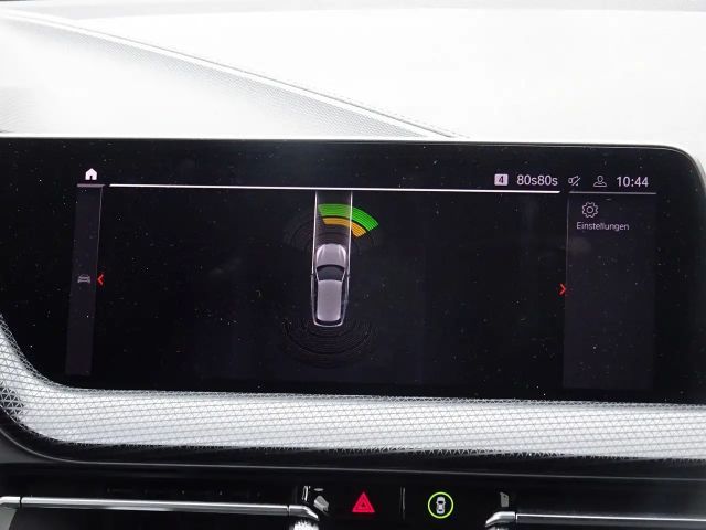 BMW 118 118i Sedan Sport Line