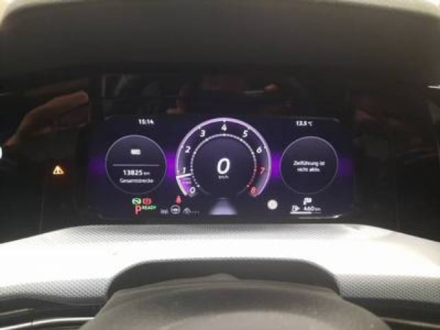 Volkswagen Golf 1.5 eTSI DSG Golf VIII IQ.Drive