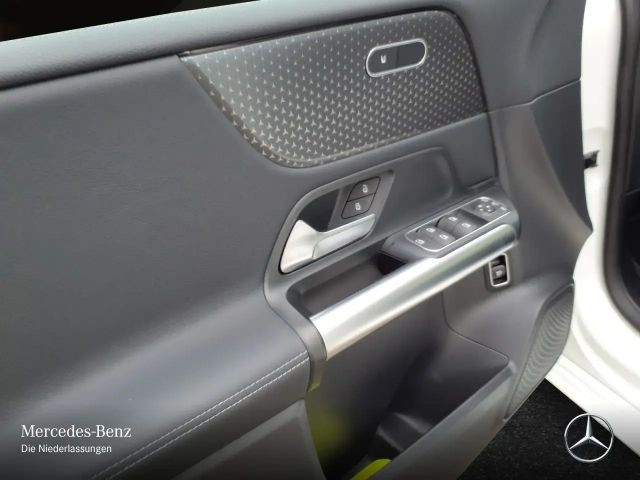 Mercedes-Benz B 200 Progressive Sedan